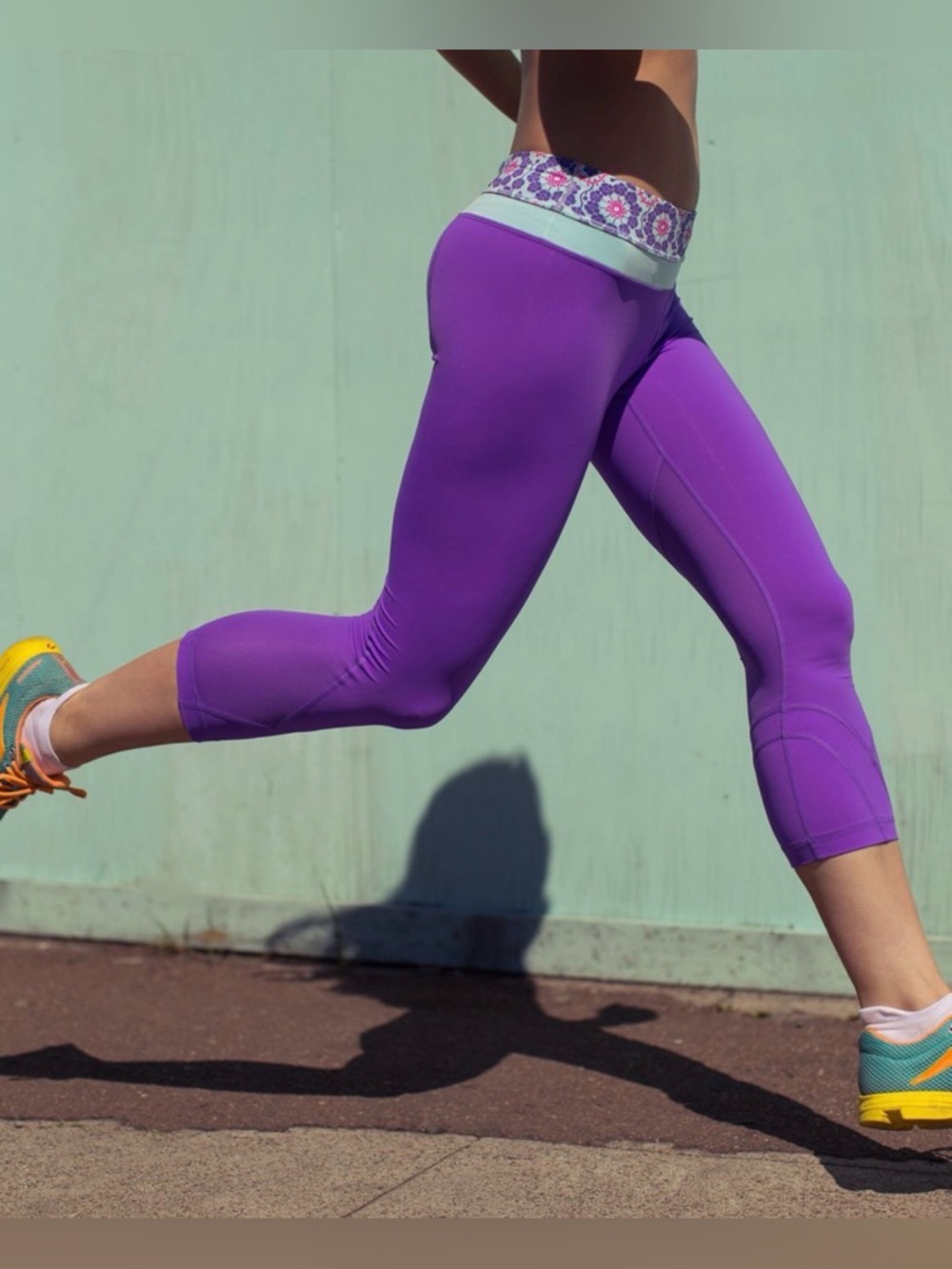 Lululemon Run: Inspire Crop 2/ Twiggy Printed Power Purple / Aquamarine/ Sz 8